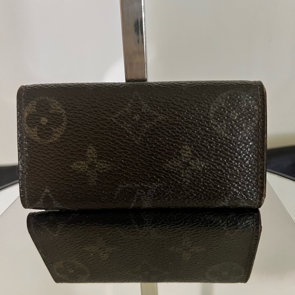 Louis Vuitton Monogram 6 Key Multicles Holder - Picture 2 of 5